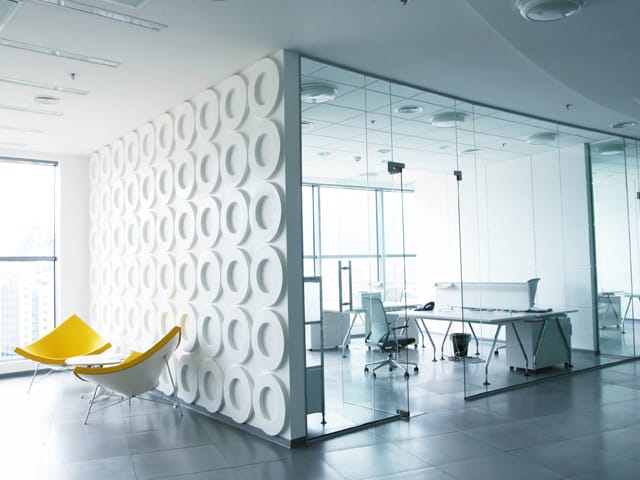 رنگ سفید در طراحی داخلی دفتر کار | شرکت معماری داخلی تهران دیزاین سنتر